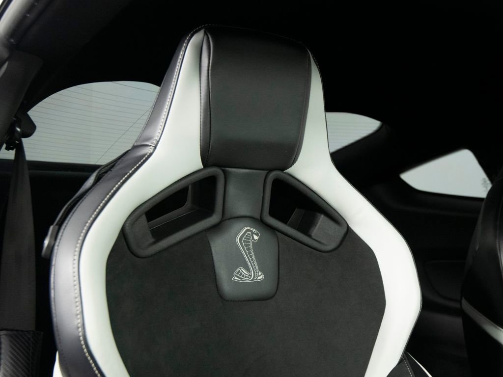 Used 2022 Ford Mustang Shelby GT500 w/ Carbon Fiber Track Pack image 33