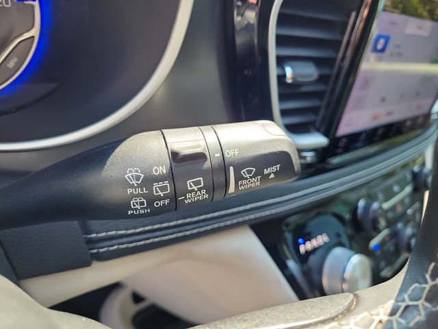 Used 2022 Chrysler Pacifica Touring-L AWD/4WD image 29