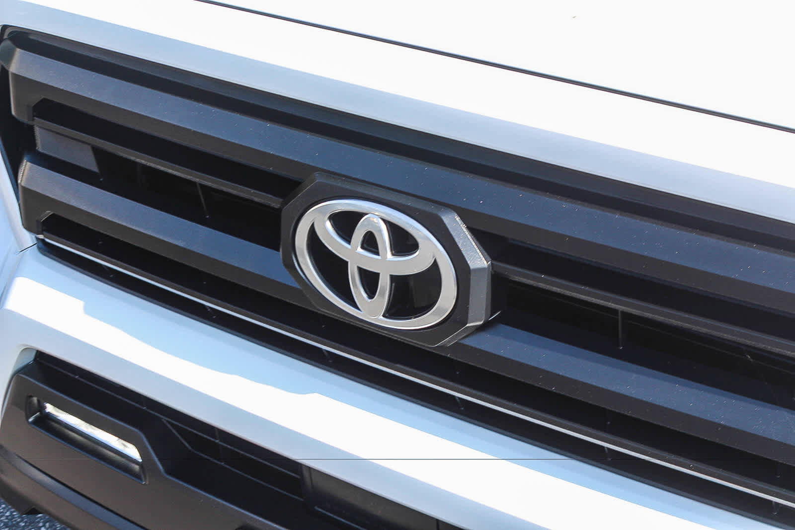 Used 2026 Toyota Tacoma SR5 RWD image 12
