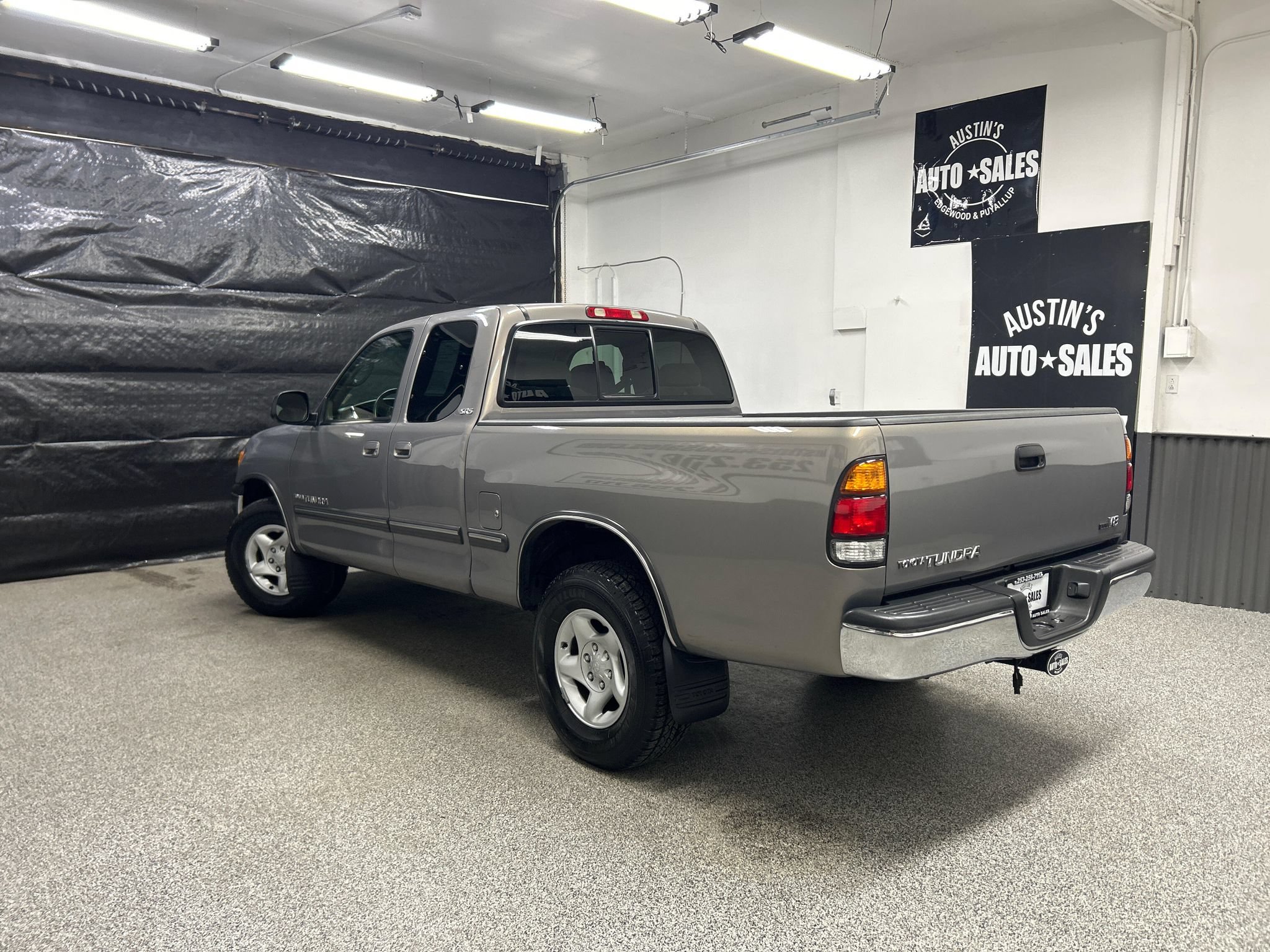 Used 2001 Toyota Tundra SR5 w/ Convenience Pkg RWD image 4