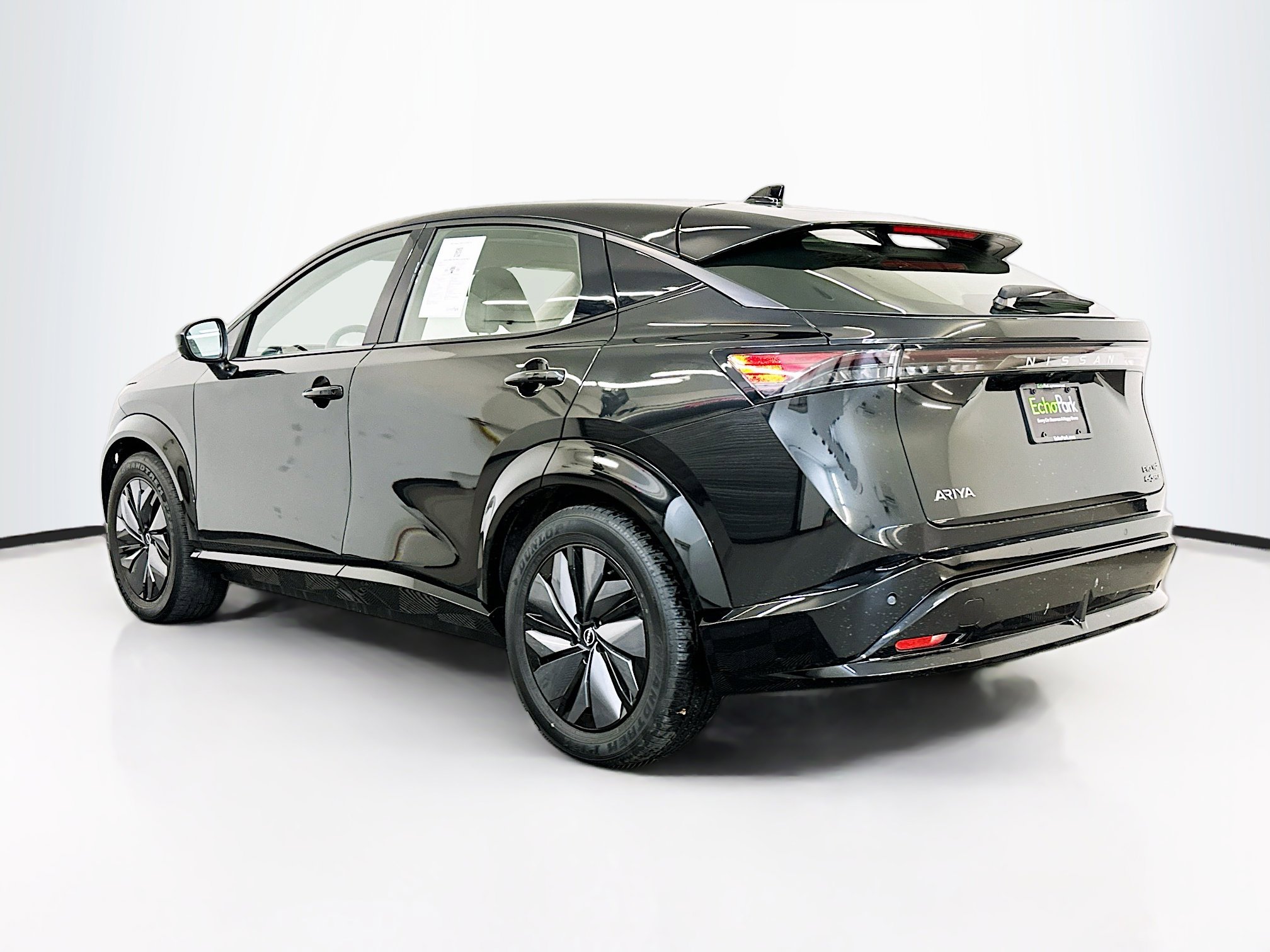 Used 2023 Nissan Ariya AWD image 5