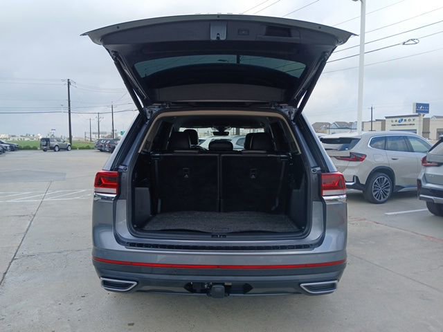 Used 2024 Volkswagen Atlas SE w/ Black Wheel Package image 9