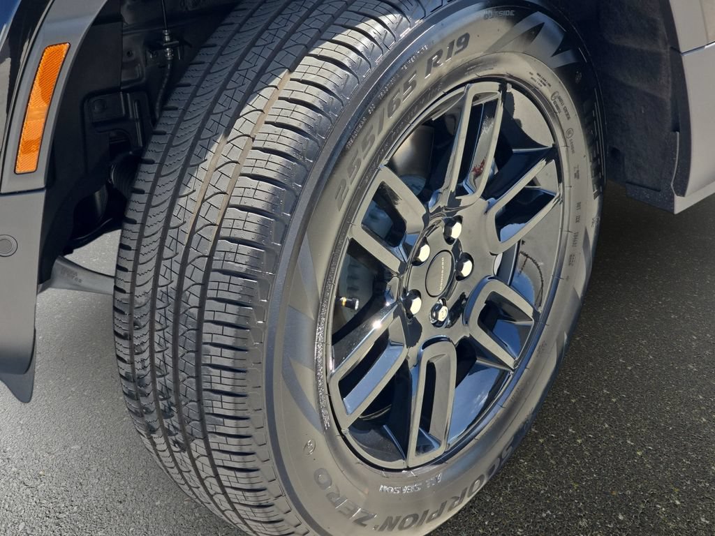 New 2026 Land Rover Defender 110 S AWD/4WD image 33