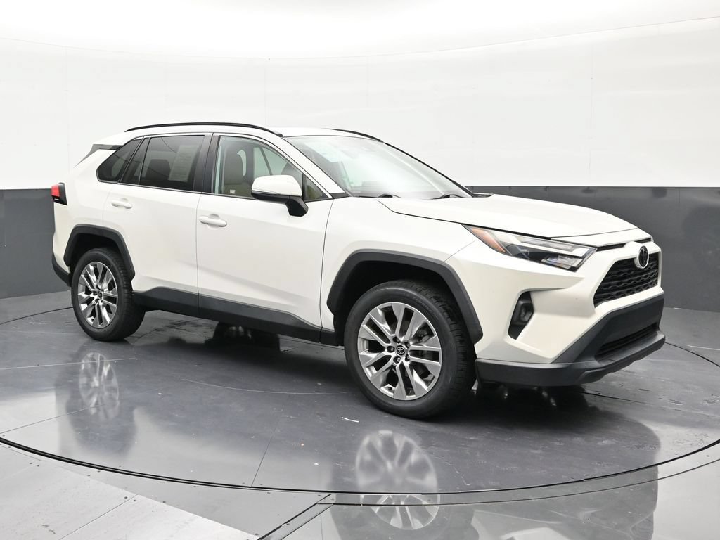 Used 2022 Toyota RAV4 XLE Premium FWD image 7