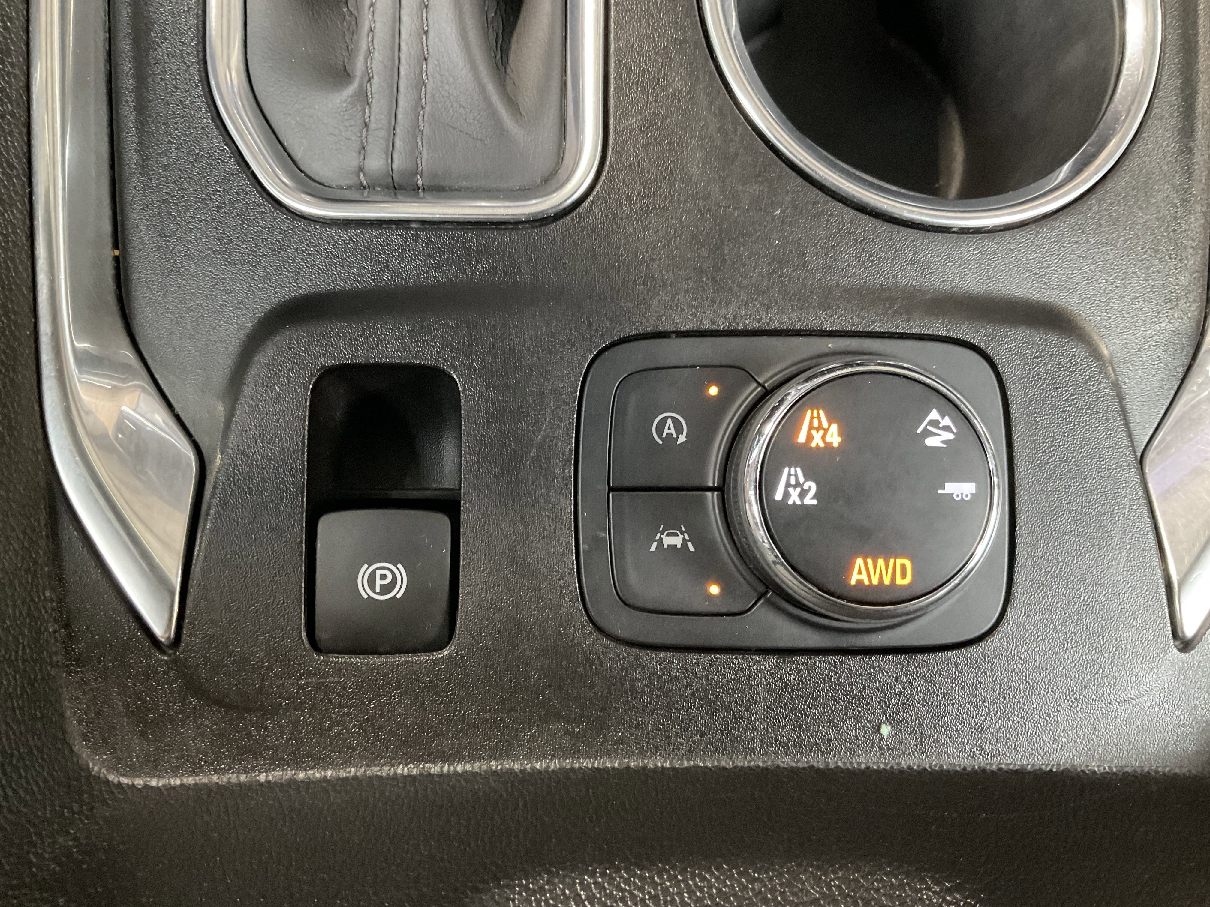 Used 2023 Chevrolet Traverse Premier image 22