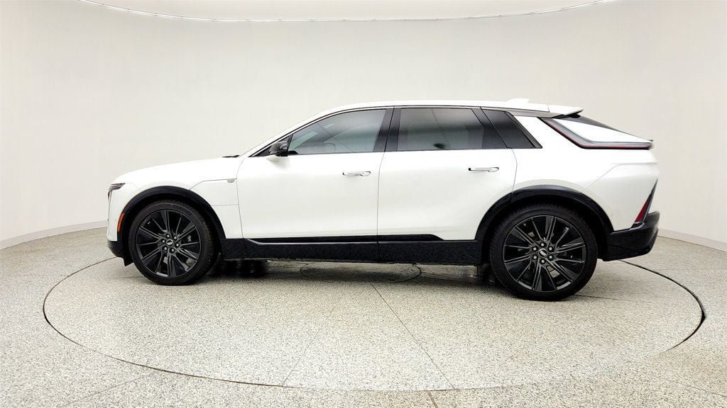 Used 2024 Cadillac Lyriq Sport RWD image 8
