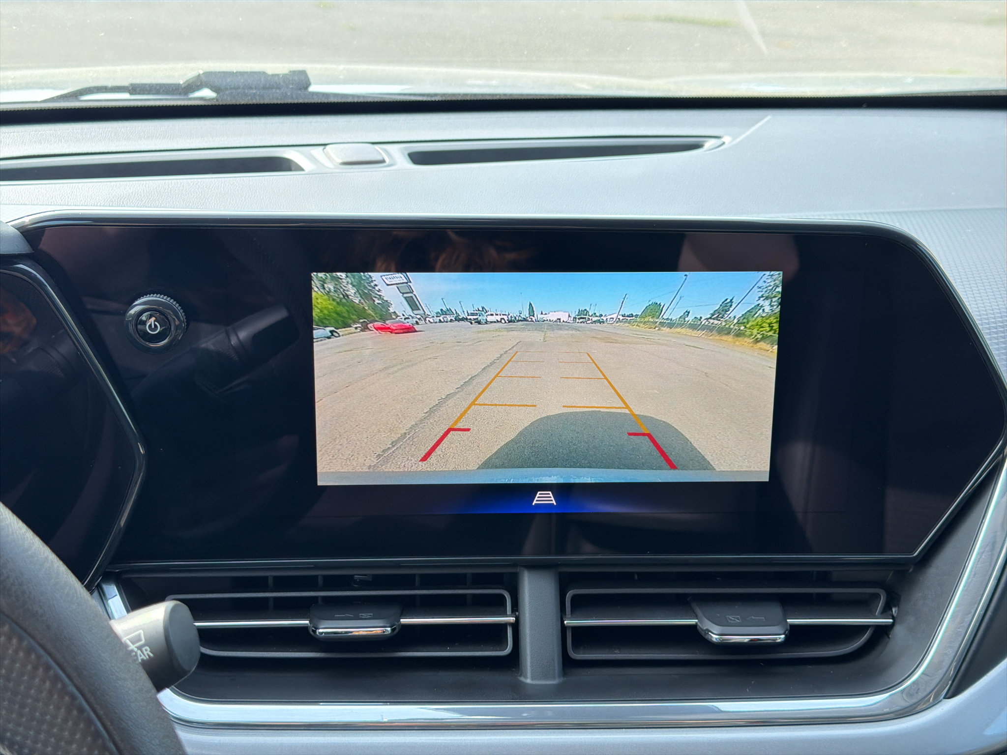 Used 2024 Chevrolet Trax LT FWD image 17