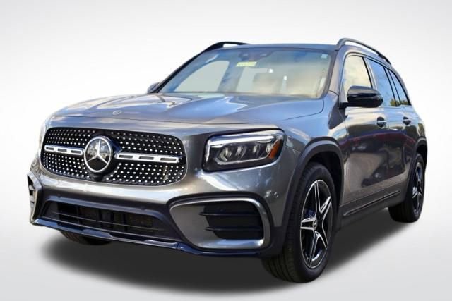 Used 2024 Mercedes-Benz GLB 250 4MATIC image 4