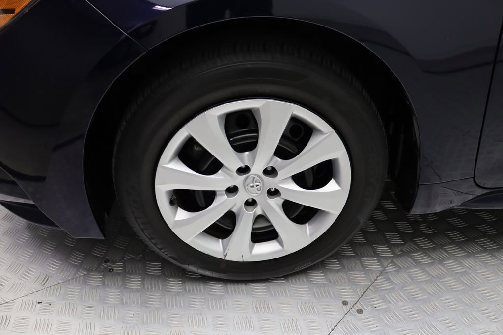 Certified 2022 Toyota Corolla LE image 4