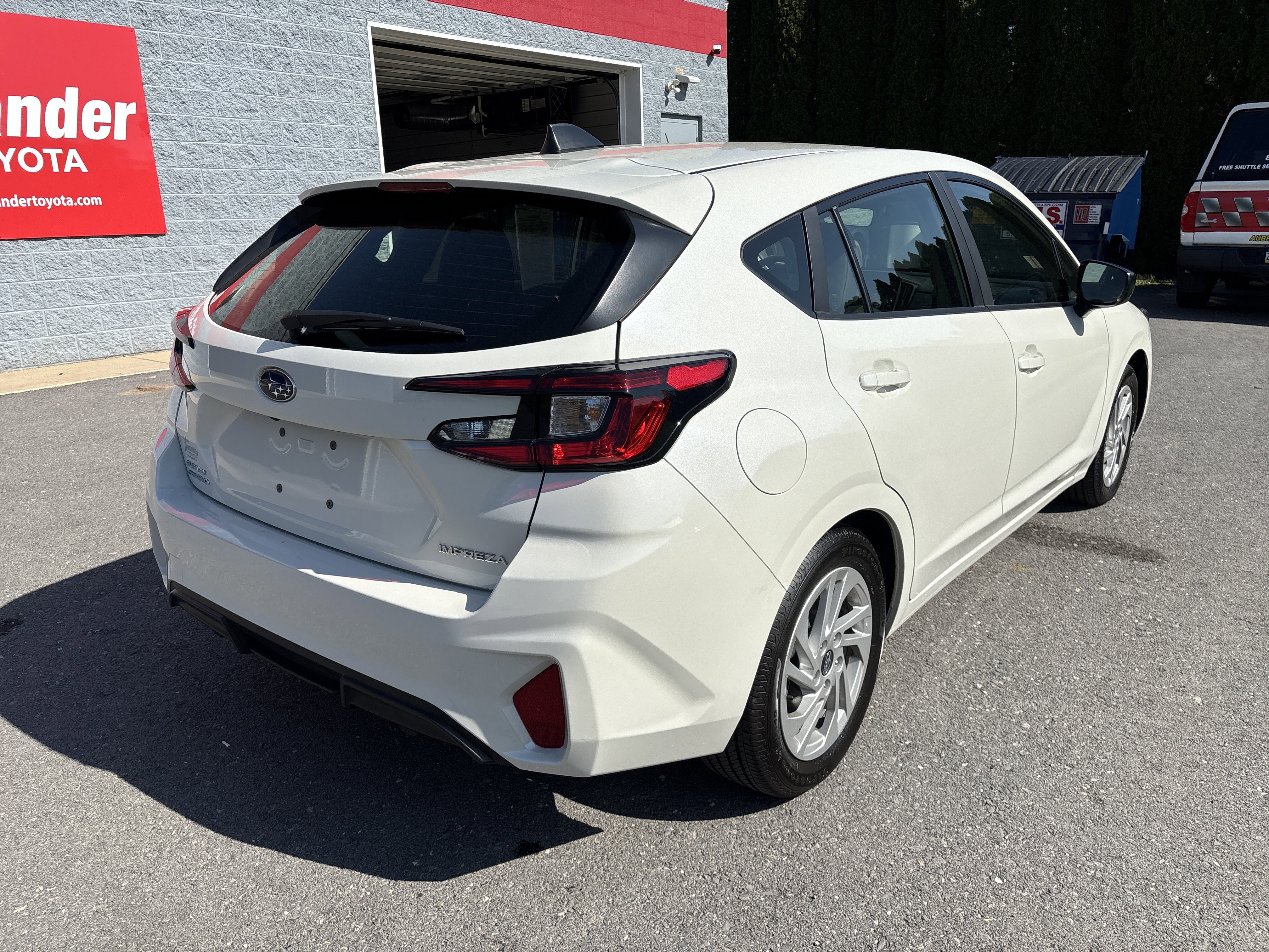 Used 2025 Subaru Impreza 2.0i AWD/4WD image 3