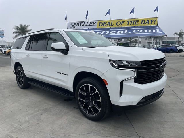 Used 2023 Chevrolet Suburban RST image 2
