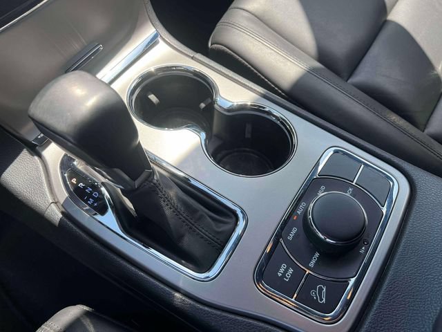 Used 2020 Jeep Grand Cherokee Limited AWD/4WD image 10