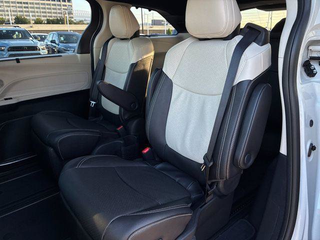 Certified 2026 Toyota Sienna Limited FWD image 10