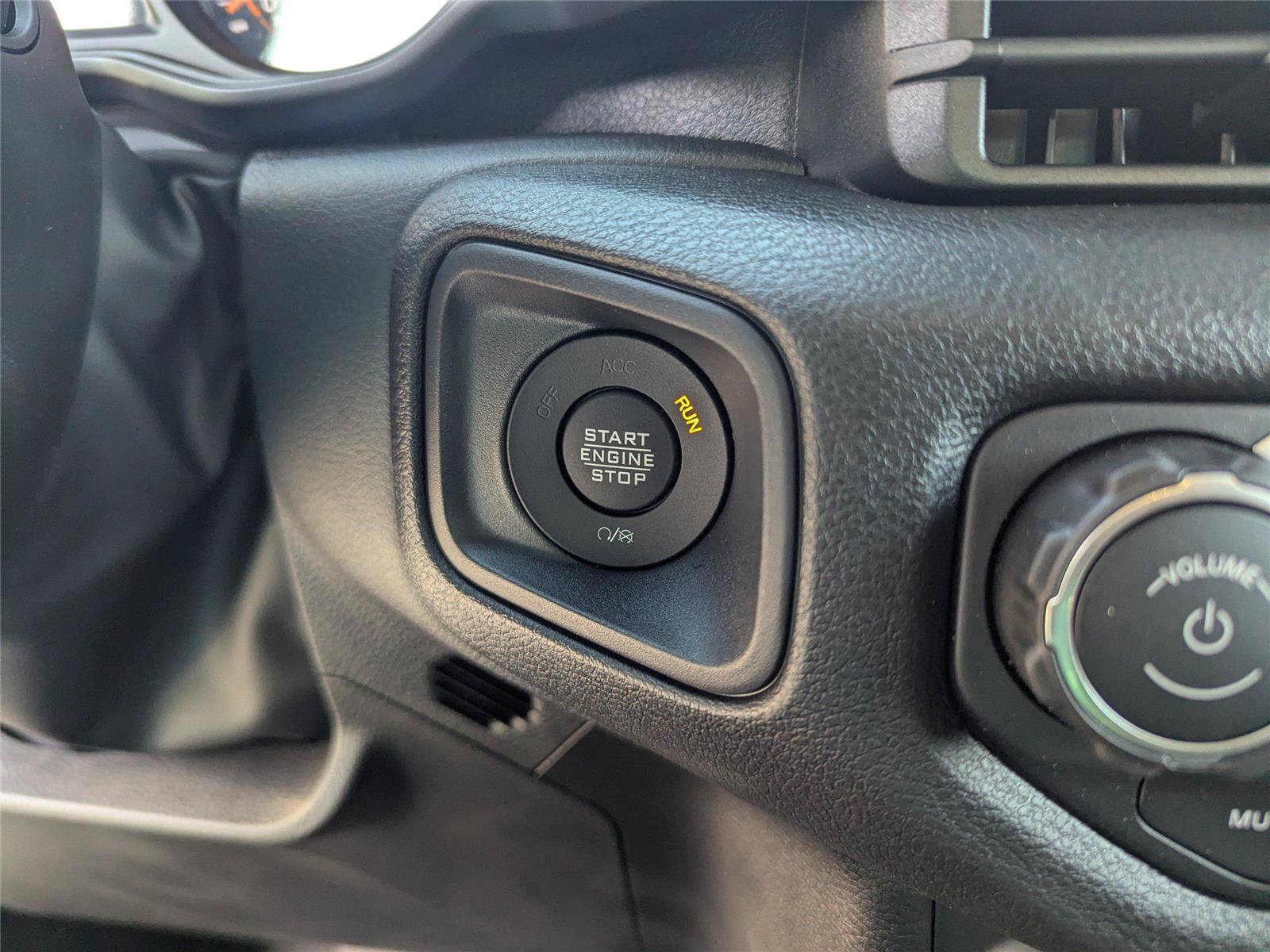 New 2025 Jeep Gladiator Sport AWD/4WD image 21