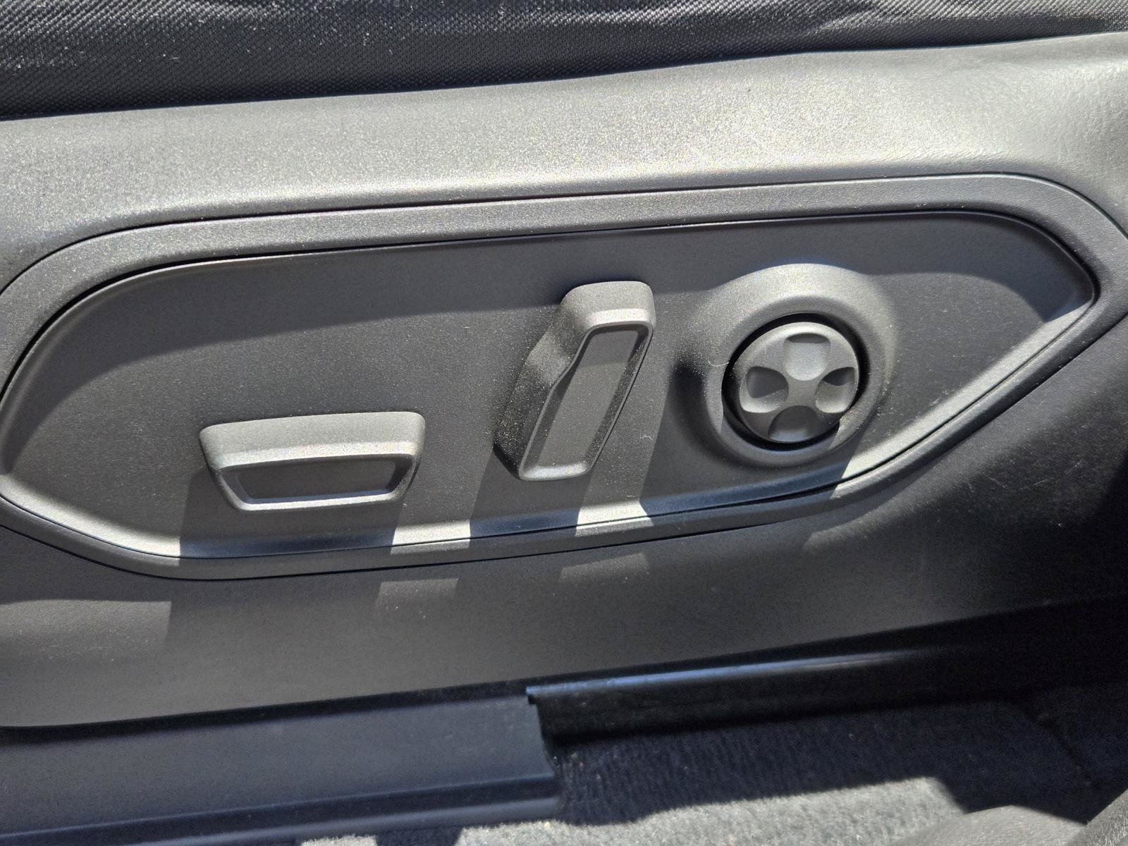Used 2023 Jeep Grand Cherokee Laredo RWD image 23