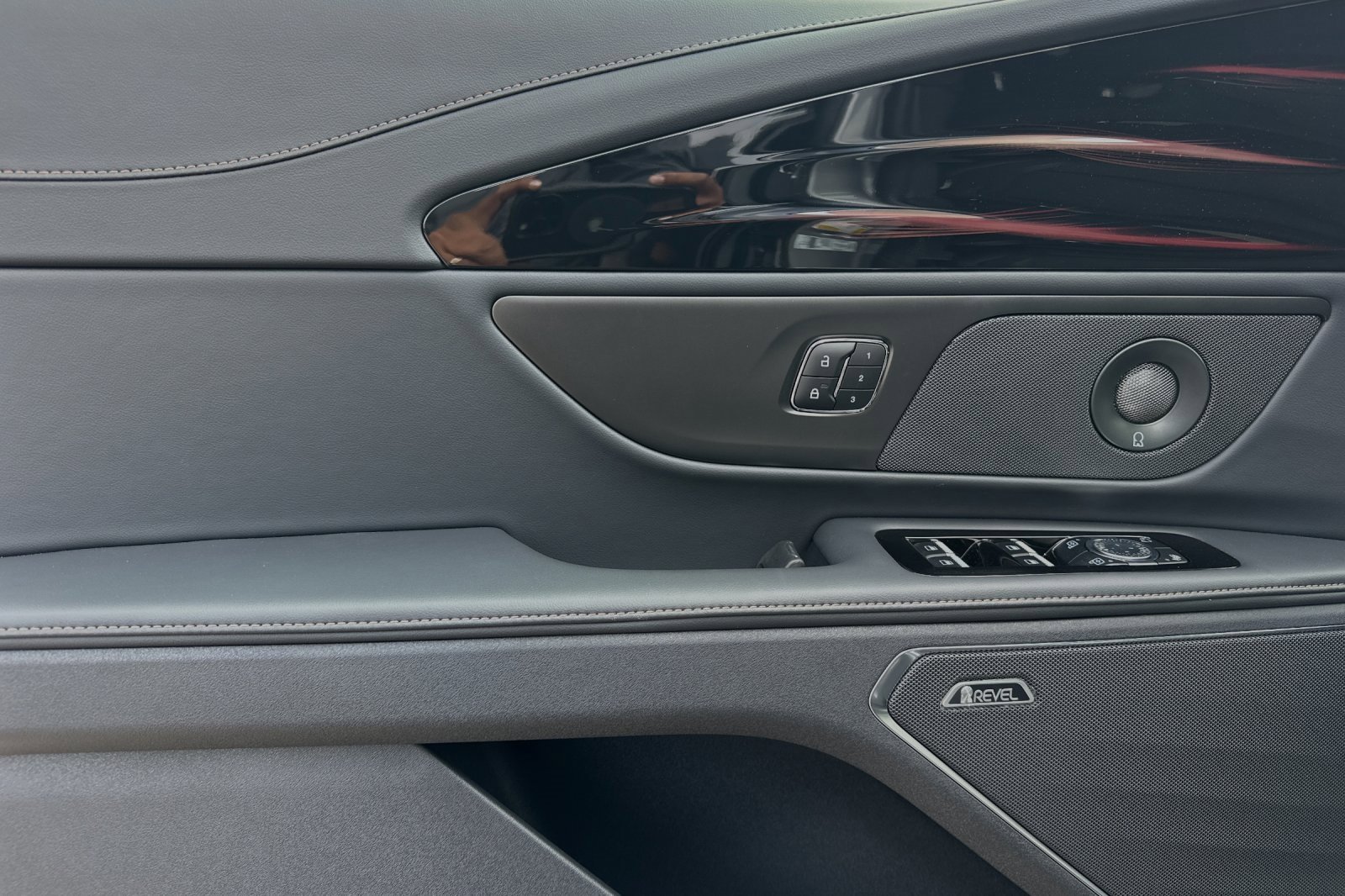 New 2024 Lincoln Nautilus Reserve w/ Equipment Group 202A image 7