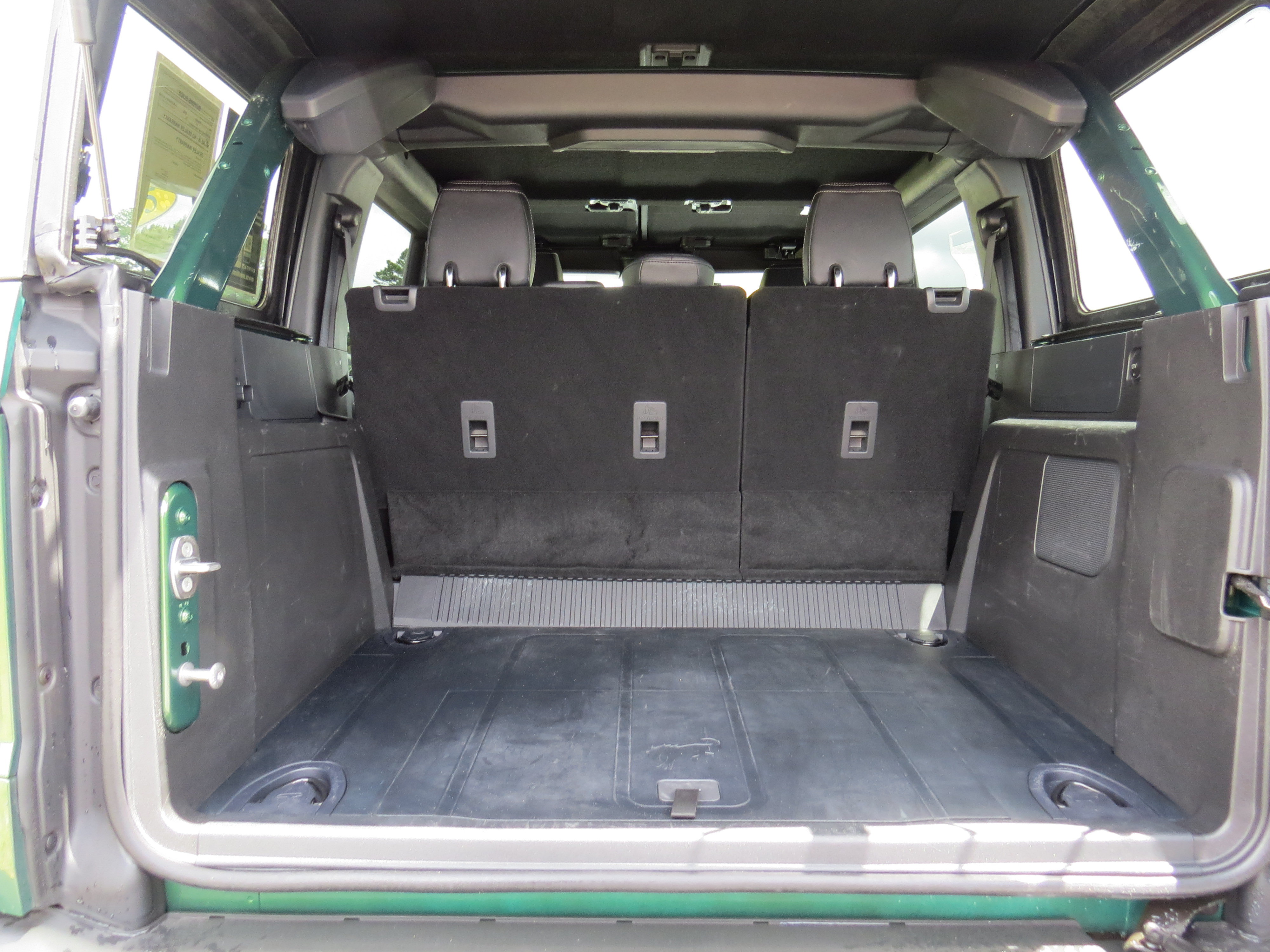 Used 2025 Ford Bronco Badlands AWD/4WD image 12