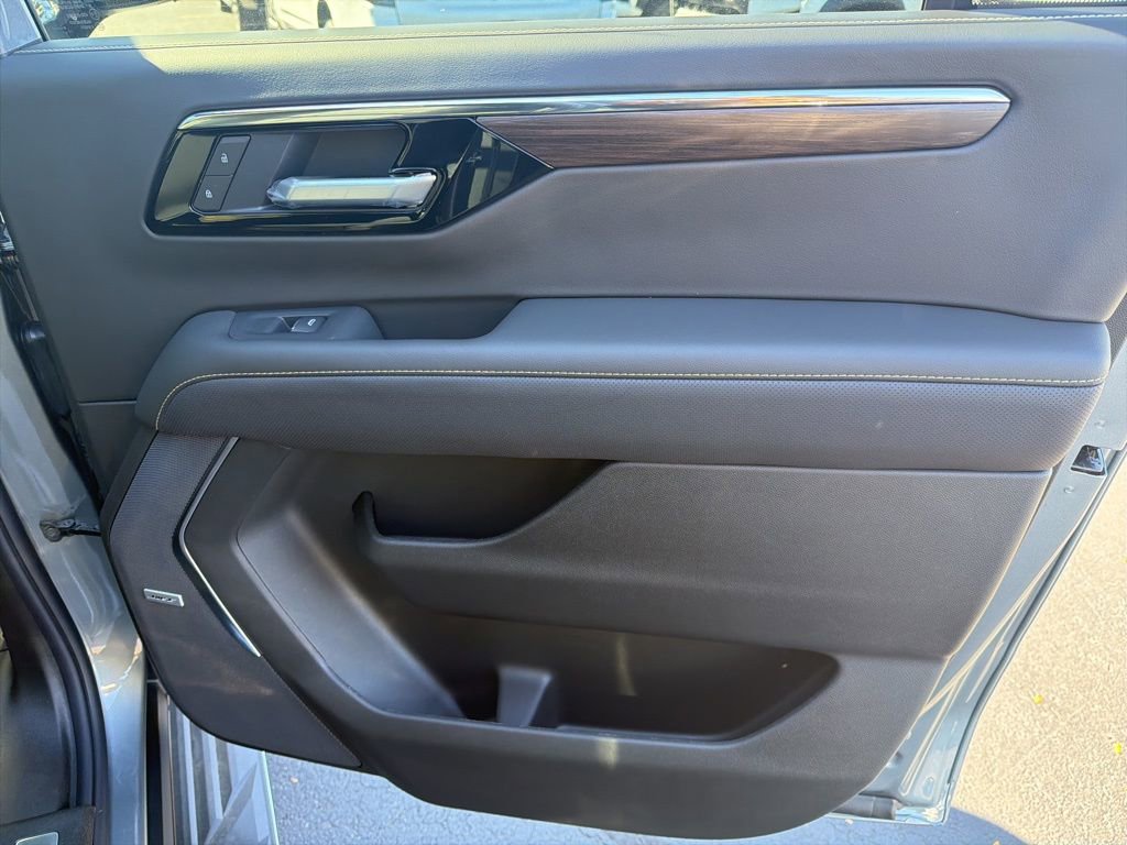 New 2026 Chevrolet Suburban Premier image 41