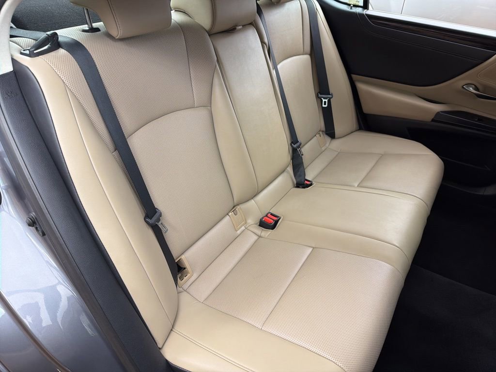 Used 2021 Lexus ES 300h w/ Premium Package image 24