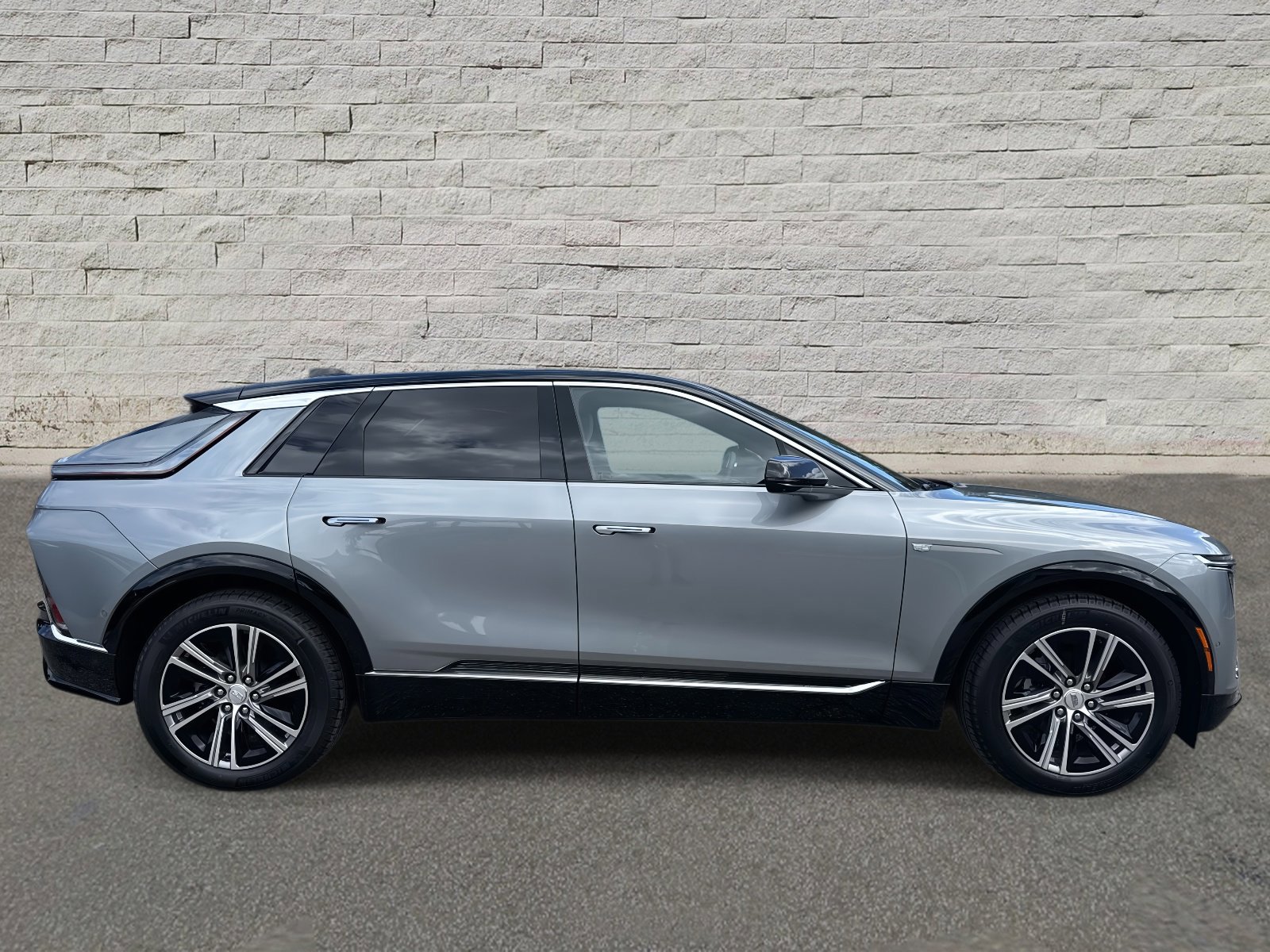 New 2026 Cadillac Lyriq Luxury image 6