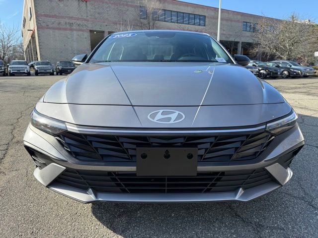 Certified 2025 Hyundai Elantra Sport image 2