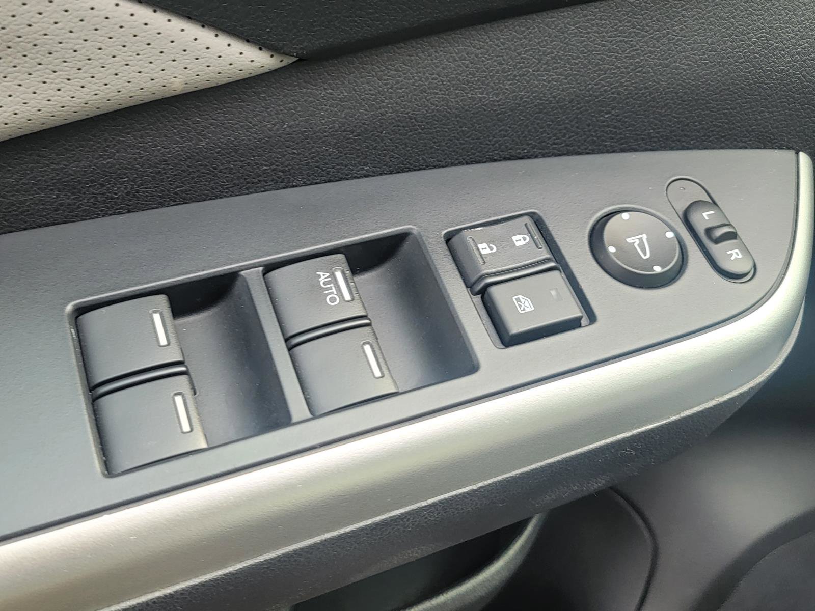 Used 2015 Honda CR-V EX-L image 30