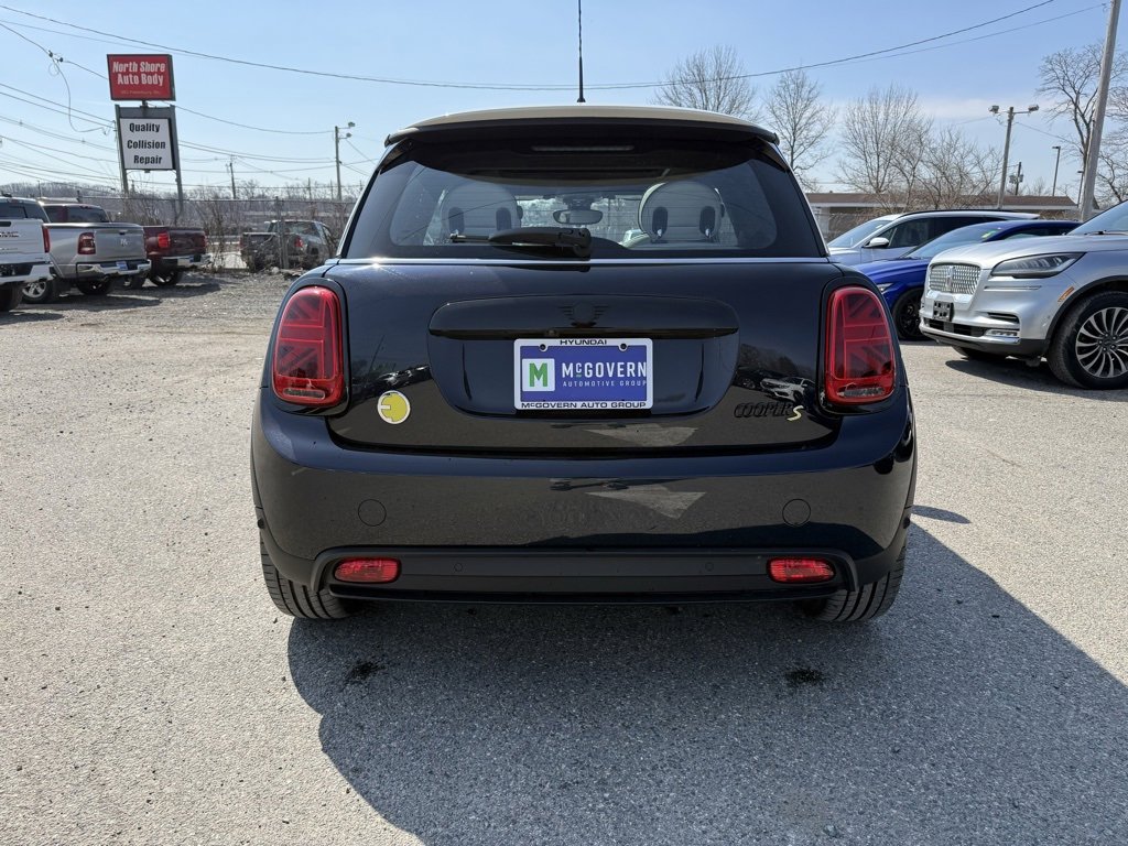 Used 2022 MINI Cooper SE image 9
