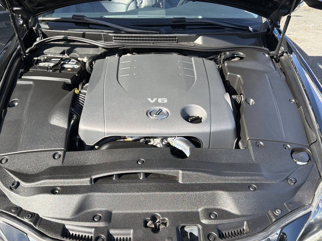 Used 2013 Lexus IS 250C RWD image 10