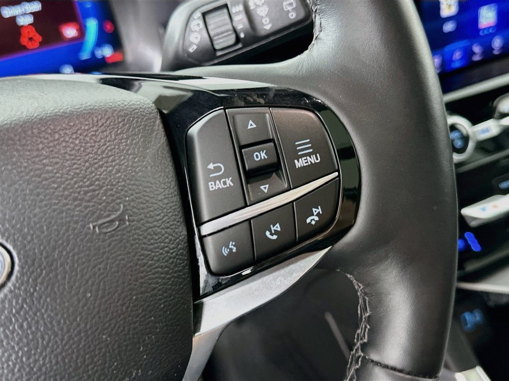 Used 2022 Ford Explorer Platinum w/ Equipment Group 601A AWD/4WD image 13