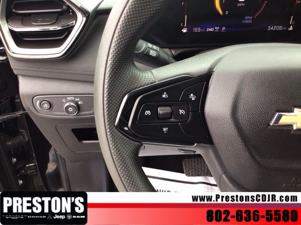Used 2025 Chevrolet TrailBlazer LT AWD/4WD image 14