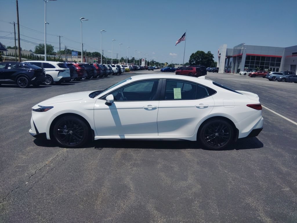 New 2026 Toyota Camry SE FWD image 4