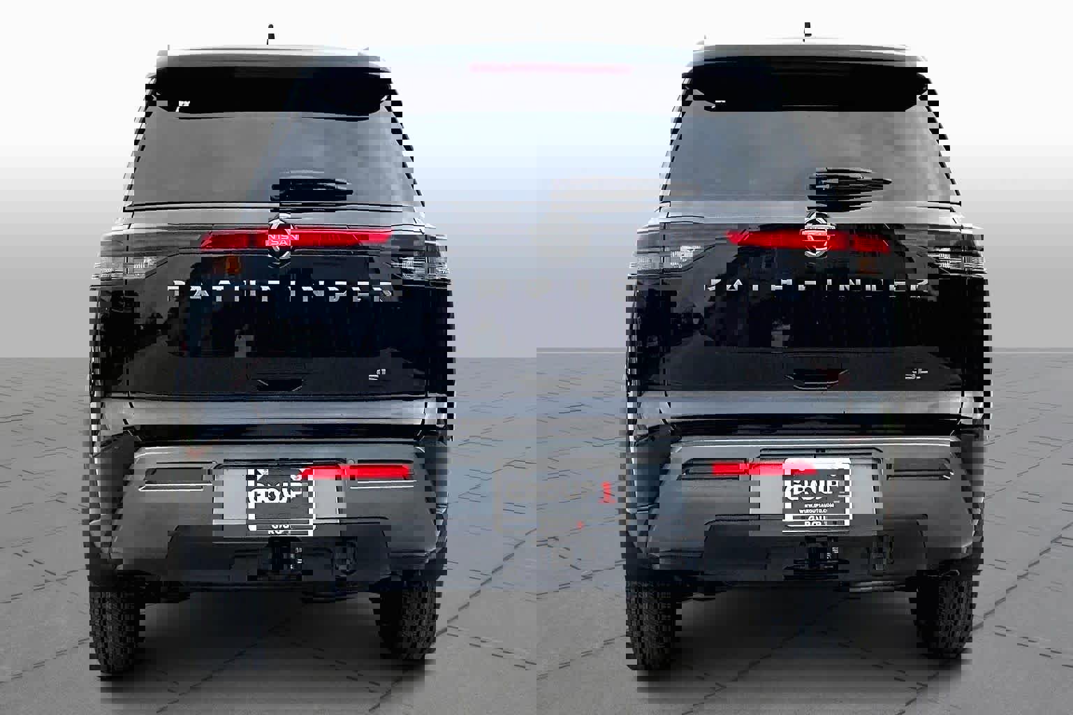 New 2026 Nissan Pathfinder SL image 4