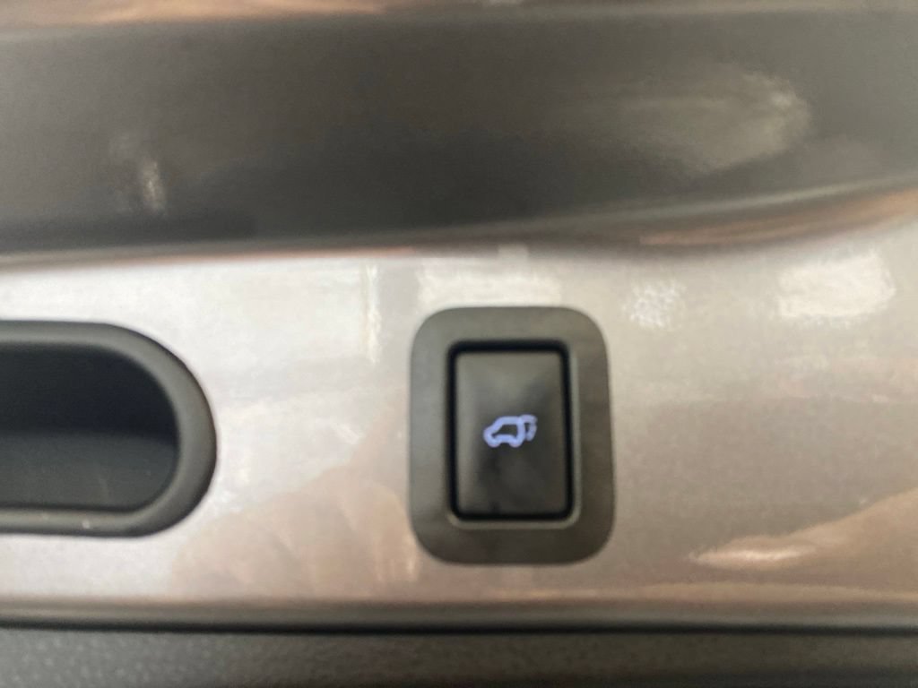 Used 2015 Toyota Highlander XLE AWD/4WD image 30