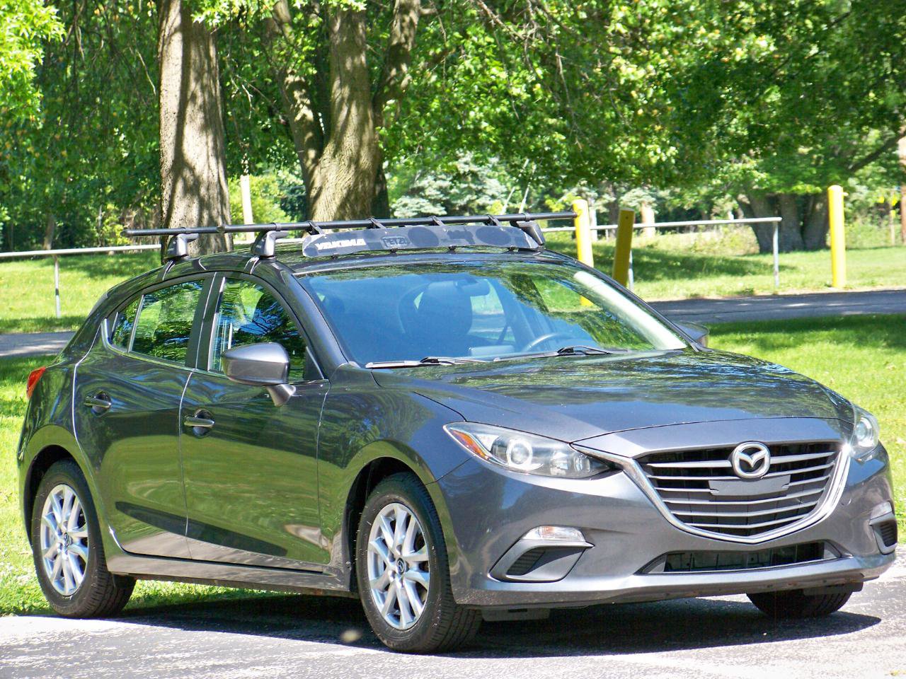 Used 2014 MAZDA MAZDA3 i Touring w/ Technology Package FWD image 3