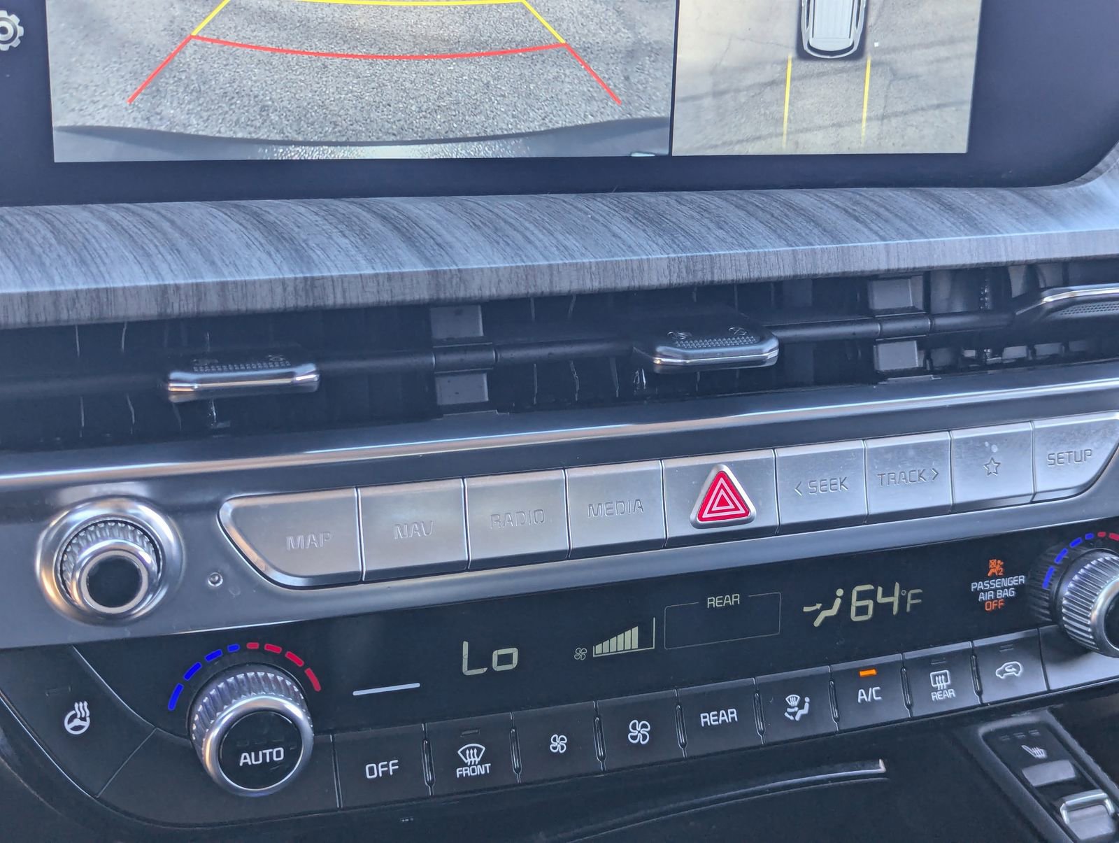 Used 2024 Kia Telluride SX w/ Towing Package image 24