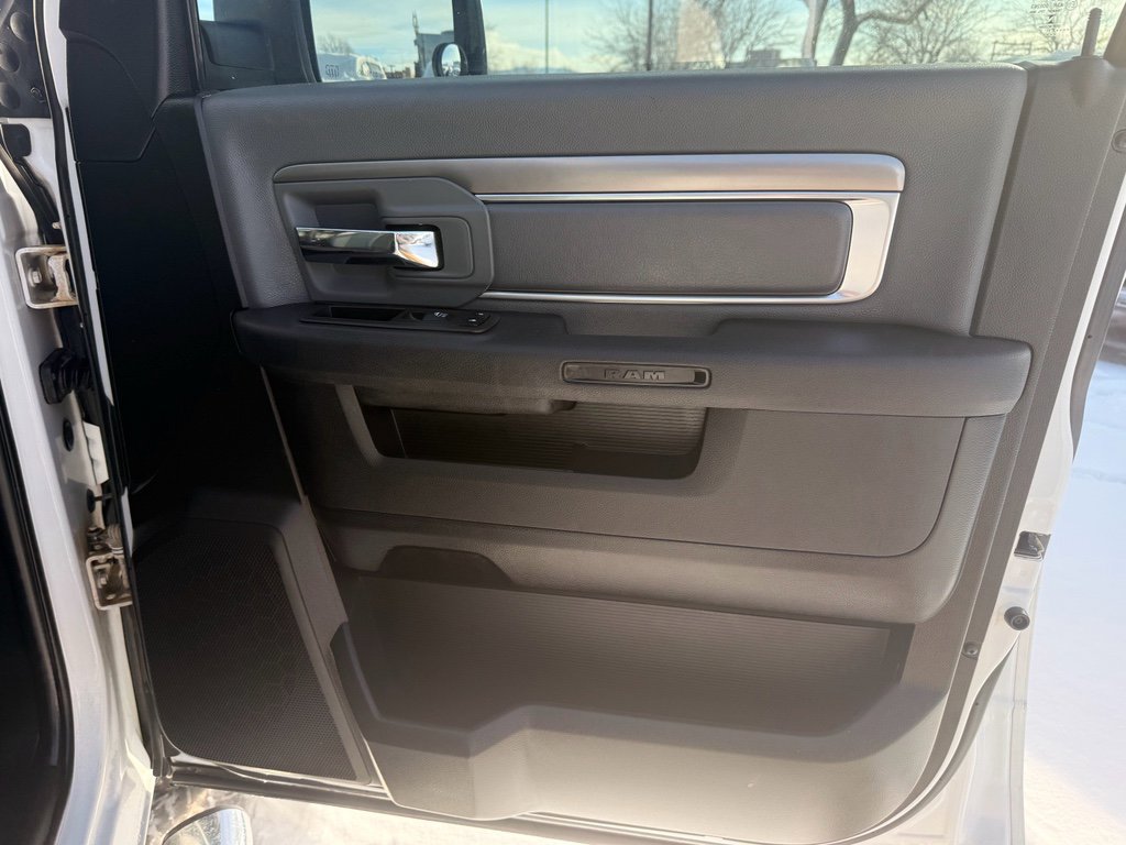 Used 2021 RAM 1500 Classic SLT image 20