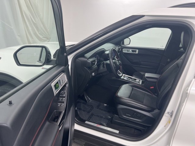 Used 2022 Ford Explorer ST-Line image 13