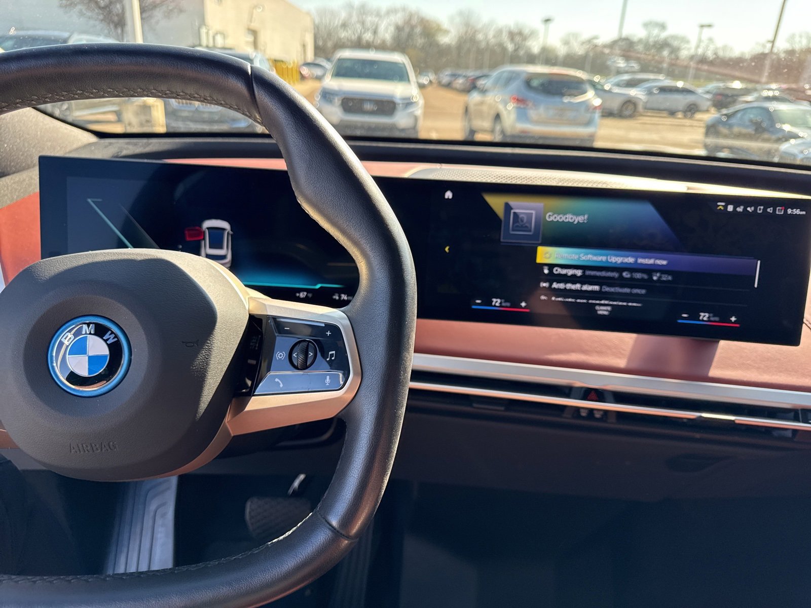 Used 2023 BMW iX xDrive50 w/ Premium Package image 17