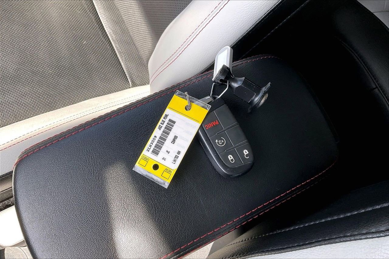 Certified 2021 Jeep Compass Limited image 32