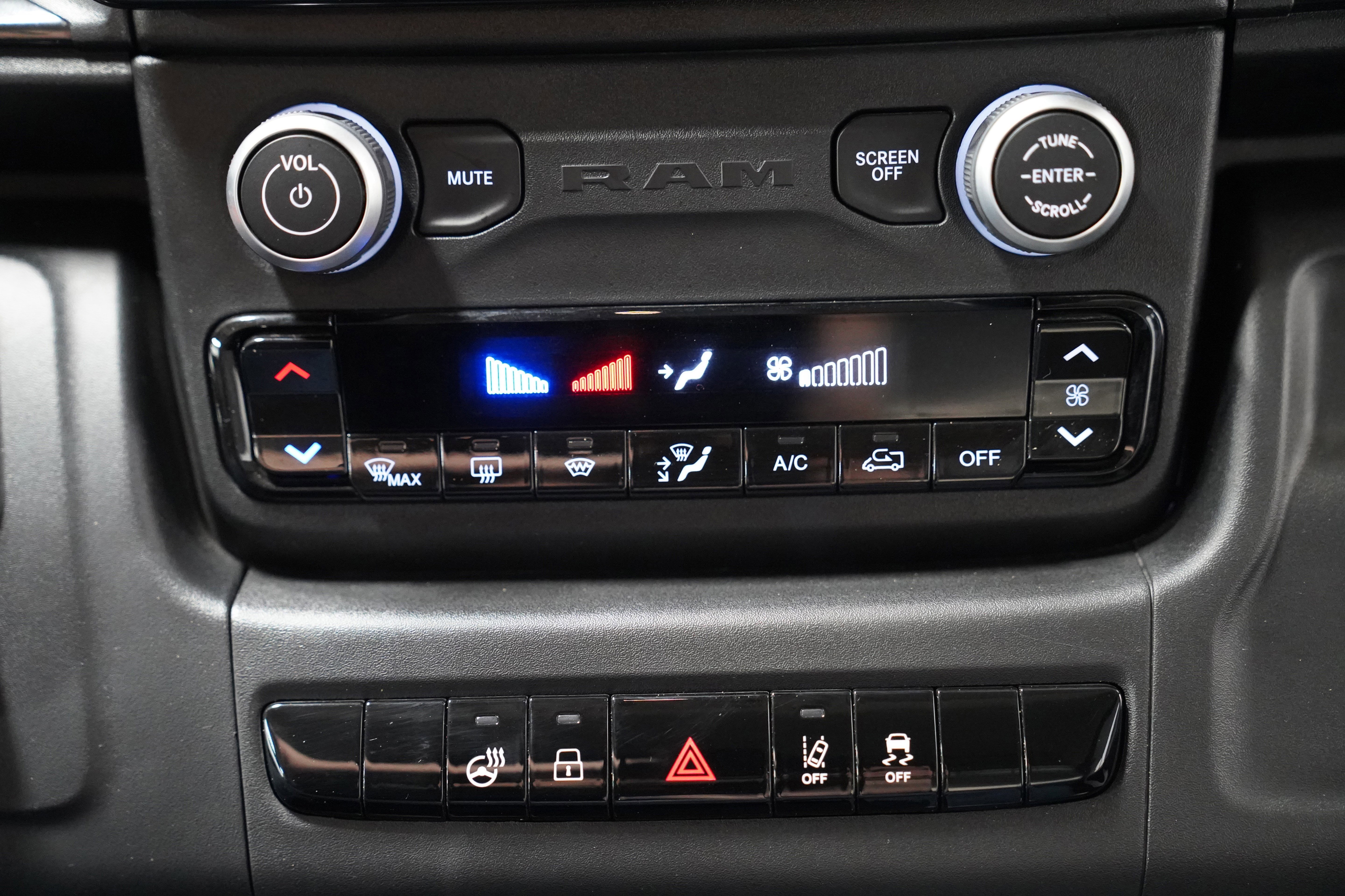 Used 2024 RAM ProMaster 3500 w/ Delivery Van Package image 29