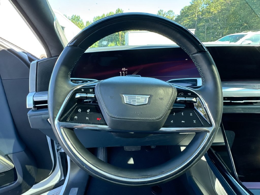 Used 2025 Cadillac Escalade IQ Luxury 2 AWD/4WD image 16