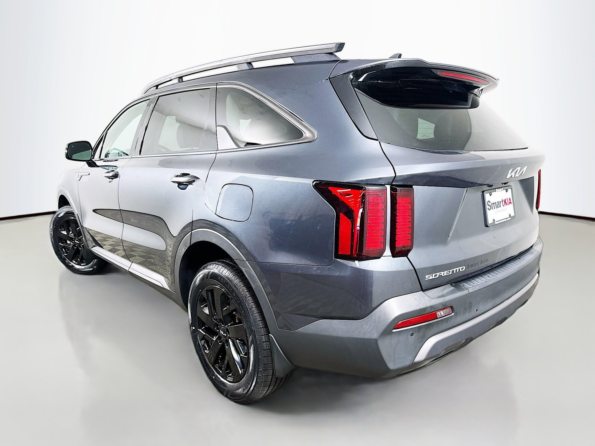 Used 2023 Kia Sorento S w/ Panoramic Sunroof Package image 5