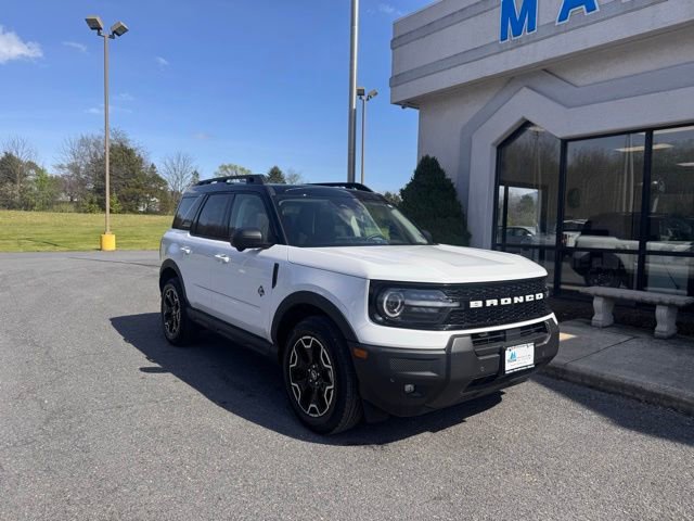 Used 2025 Ford Bronco Sport Outer Banks w/ Outer Banks Tech Package+ AWD/4WD image 2