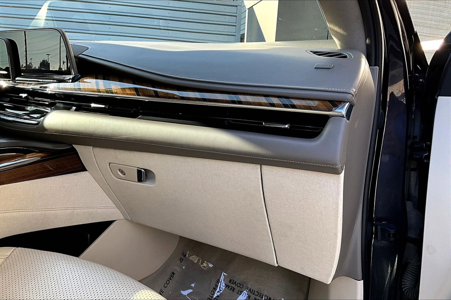 Used 2023 Cadillac Escalade Sport Platinum AWD/4WD image 16