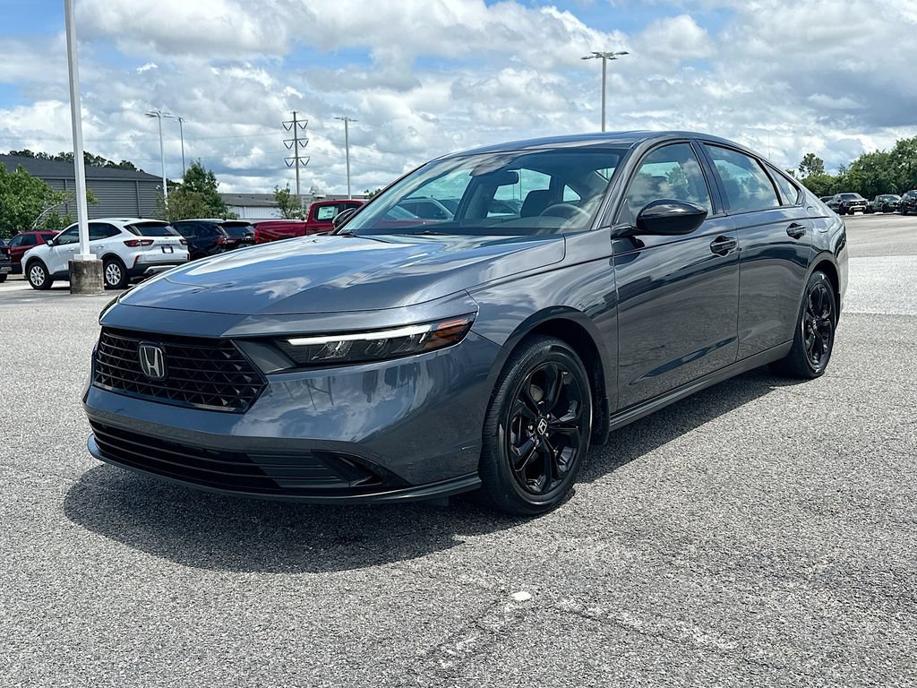 Used 2025 Honda Accord SE image 1