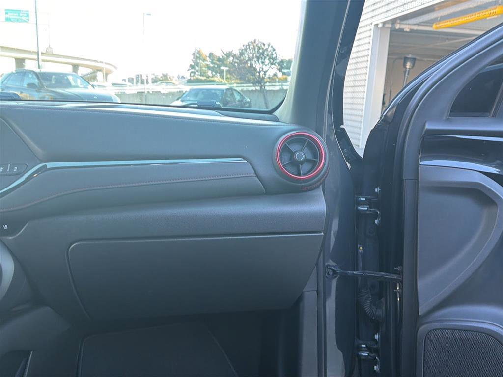 Used 2021 Chevrolet Blazer RS w/ Enhanced Convenience Package image 11