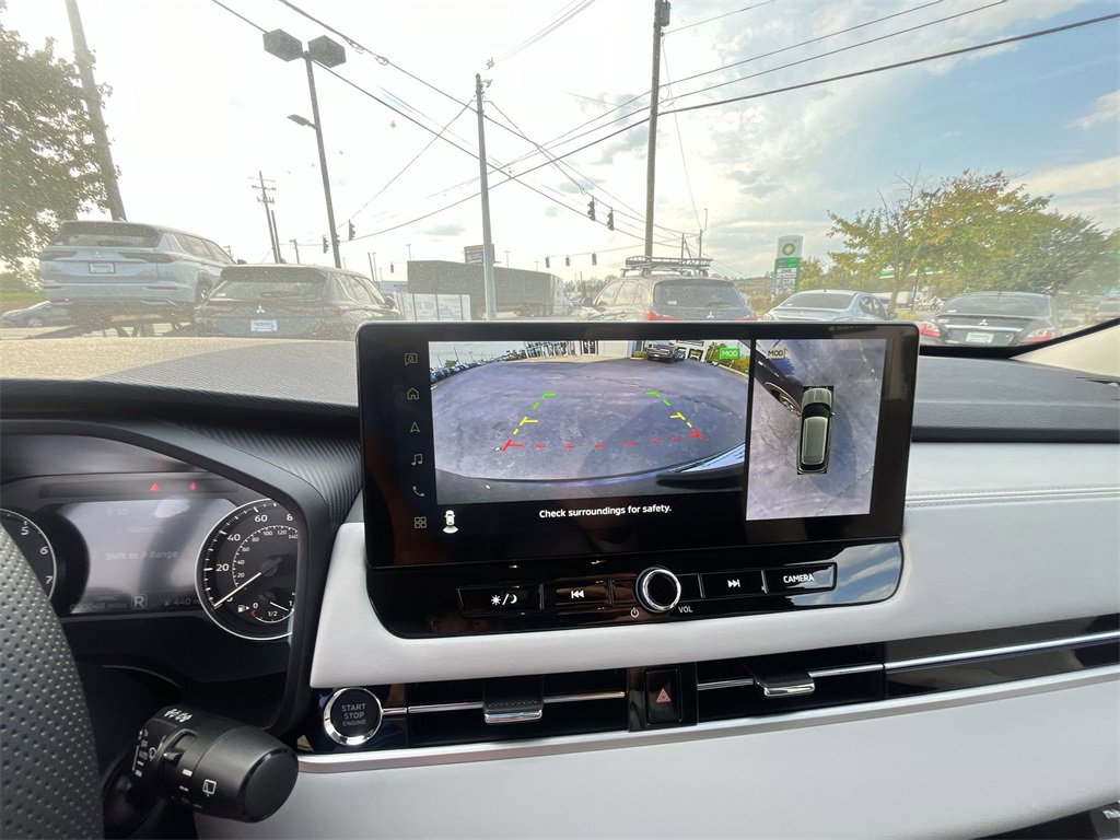 New 2025 Mitsubishi Outlander SE image 17