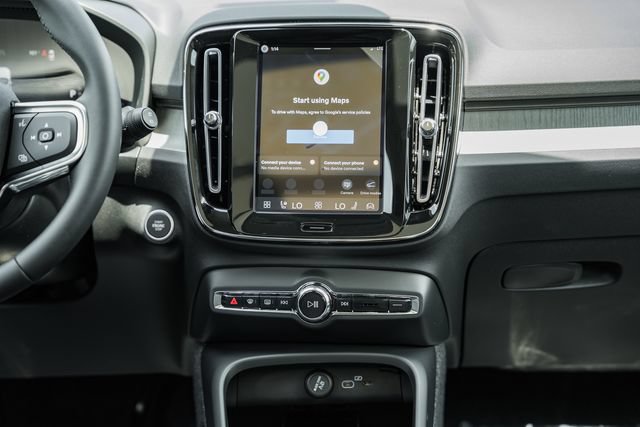New 2026 Volvo XC40 B5 Core w/ Protection Package Premier AWD/4WD image 21