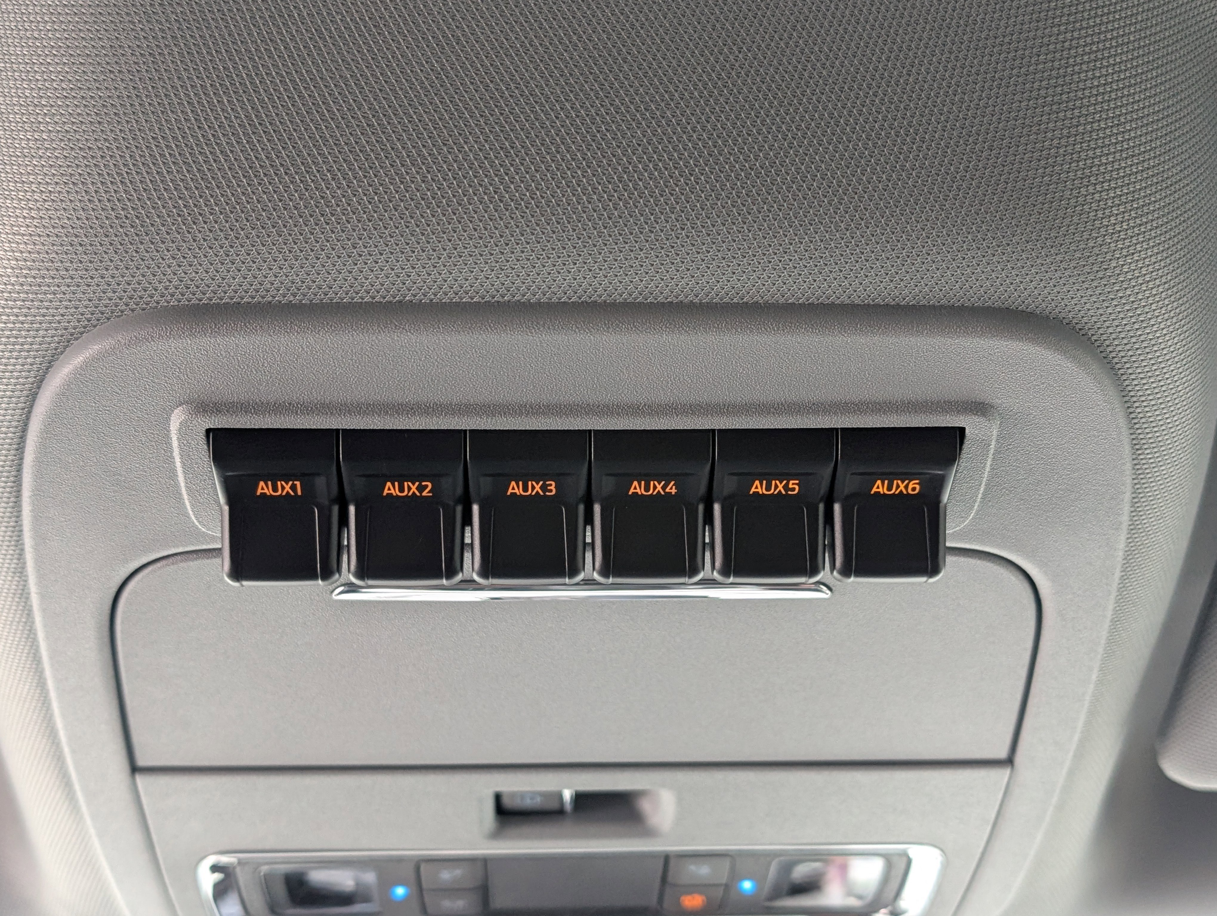New 2026 Ford F250 Lariat w/ Black Appearance Package image 31