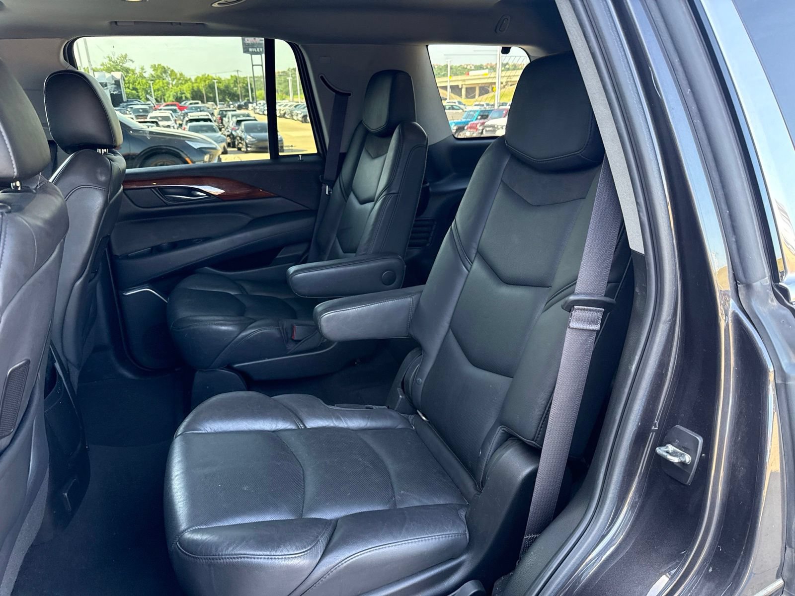Used 2017 Cadillac Escalade Luxury RWD image 11